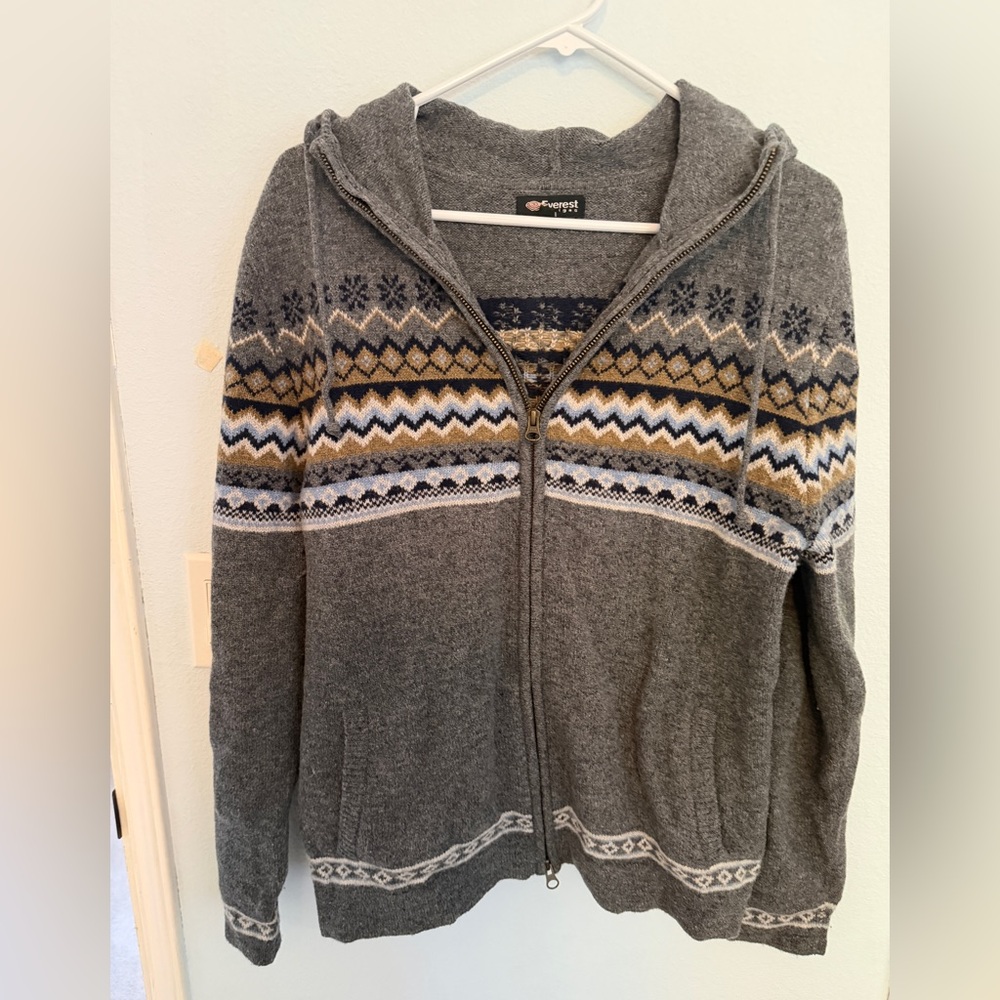 Gray Patterned Nordic  style with hood, pockets and double zipper